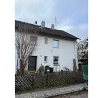 Sanierungsbedürftige Doppelhaushälfte mit großem Garten und Gestaltungspotenzial - Verkauf im Bieterverfahren - Rückersdorf Entensee