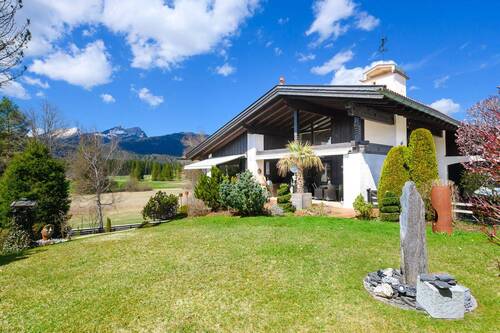 Anwesen mit Blick zum Krottenkopf - 