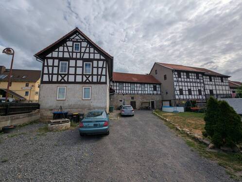 Hof - Mehrfamilienhaus, Wohnhaus mit 186,80 m² in Langenorla zum Kaufen