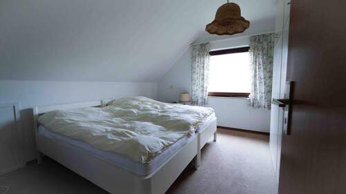 Schlafzimmer (groß) Dachgeschoss - 