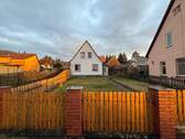 Frontansicht - Hier steckt mehr drin: Familienhaus mit Charme und Technik von heute