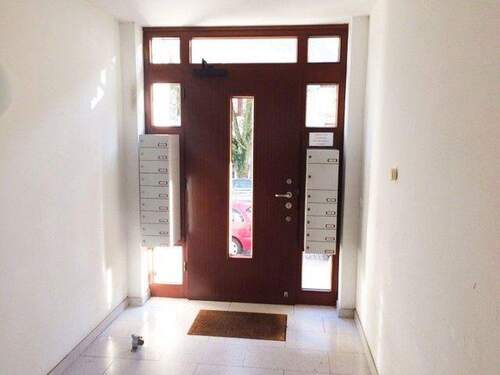 Eingangstür Gebäude - Etagenwohnung mit 99,00 m² in Bremen zum Kaufen