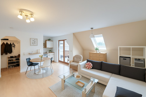 Wohnzimmer.png - Charmante 1,5-Zimmer-Wohnung im 1. OG mit TG-Stellplatz!