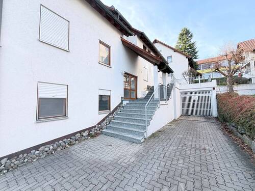 Hauseingang - Etagenwohnung mit 45,00 m² in Wilhelmsdorf zum Kaufen