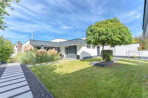 Zuwegung zum Hintereingang - 