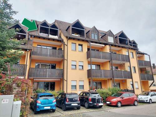 Dachgeschoss-Wohnung - Kurz anpacken und dann einziehen! Perfekte Starter-Wohnung in Altdorf