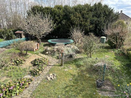 Blick vom Balkon in den Garten - 