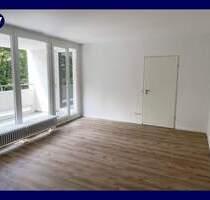 Helle + renovierte 2-Zimmer-Wohnung mit Balkon, guter Schnitt, separate Küche, Duschbad, Aufzug - Braunschweig