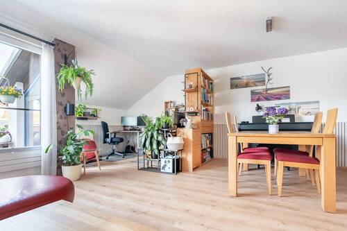 Wohn-/ Esszimmer - 