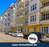 Einziehen statt sanieren: 100 m² Altbau mit Loggia im Prenzlauer Berg - Berlin