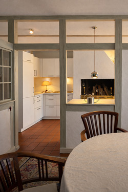  Kamin und Küche EG - 5 Zimmer Doppelhaushälfte in Schmilau