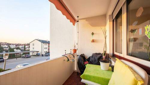 Balkon Abendsonne - Etagenwohnung mit 74,00 m&sup2; in Eningen unter Achalm zum Kaufen