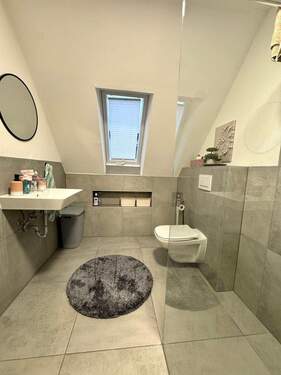 Tageslichtbadezimmer mit Dusche / Obergeschoss - 