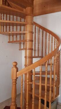 Treppe in großer WE Altbau - 