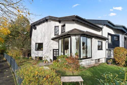 Hausansicht - 7 Zimmer Reihenendhaus zum Kaufen in Bonn