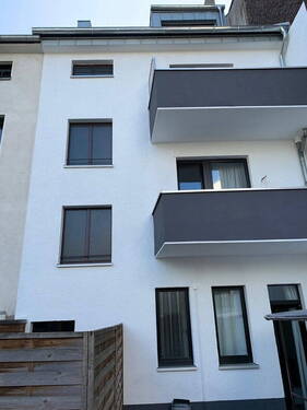 Hofansicht - Mehrfamilienhaus, Wohnhaus in Köln