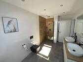 ...und Walk in Dusche - 