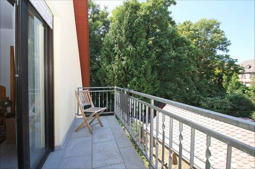Seitlicher Balkon Hinterhaus - 