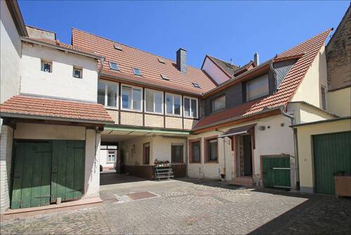 Innenhof - Rückansicht Vorderhaus - 