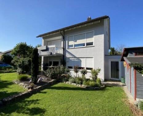 Hausansicht - Schöne 4-Zimmerwohnung mit Balkon in traumhafter Lage in HN-Sontheim zu vermieten