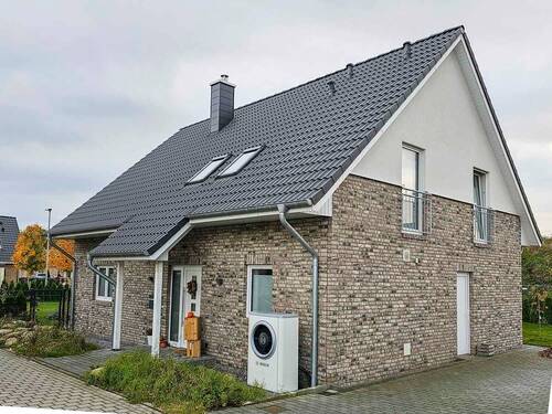 Beispiel Abbildungen mit Sonderleistungen - 4 Zimmer Einfamilienhaus in Engelbrechtsche Wildnis