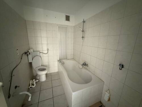 Innenliegendes Bad mit Badewanne - 