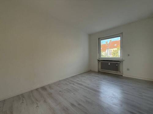 Freundliches Kinder-/Arbeitszimmer 1 - 