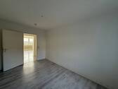 Freundliches Kinder-/Arbeitszimmer 2, Sicht zum WZ - 