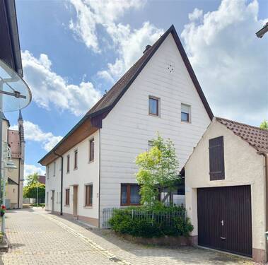 Haus Ansicht - 5 Zimmer Doppelhaushälfte zum Kaufen in Bad Buchau