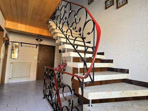 Diele mit Treppe 1 - 