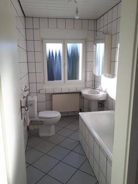 Bad - 2 Zimmer Etagenwohnung zur Miete in Krefeld