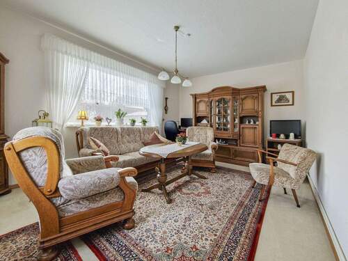 Wohnzimmer im EG - 6 Zimmer Einfamilienhaus in Münsterdorf