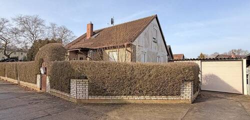 Ansicht - Ein sanierungsbedürftiges EFH mit Garten und Garage