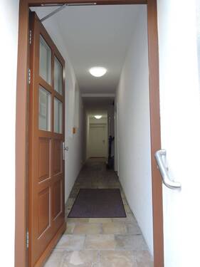 Hauseingang - 2 Zimmer Etagenwohnung zur Miete in Ingolstadt