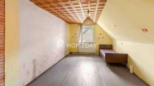 1. OG Schlafzimmer 1 - 