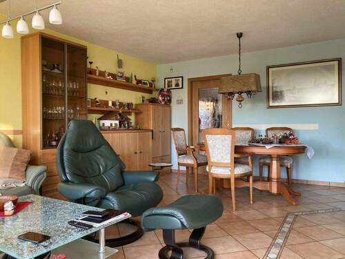 Wohnzimmer - 5 Zimmer Einfamilienhaus in Südharz