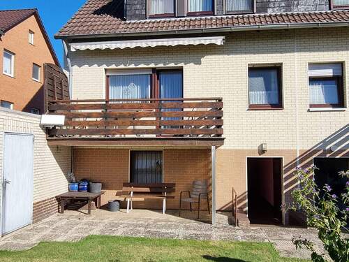 Hausansicht vom Garten - Garbsen OT Osterwald-Unterende ---- Gelegenheit!!! Gepfl. DHH mit schönem Garten und Garage