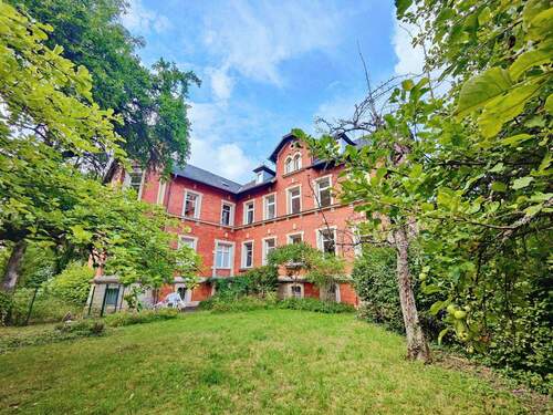 Ansicht mit Garten - Wunderschöne, renovierte Altbauwohnung im Hochparterre... die Veste Coburg zum Greifen nah