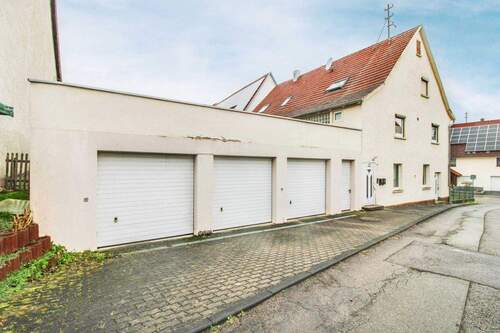 Garagen + Haus Seitenansicht - 