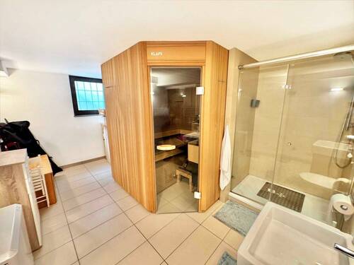 Badezimmer mit Sauna Untergeschoss - 