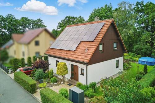 Vorgarten von oben - 5 Zimmer Einfamilienhaus zum Kaufen in Großnaundorf