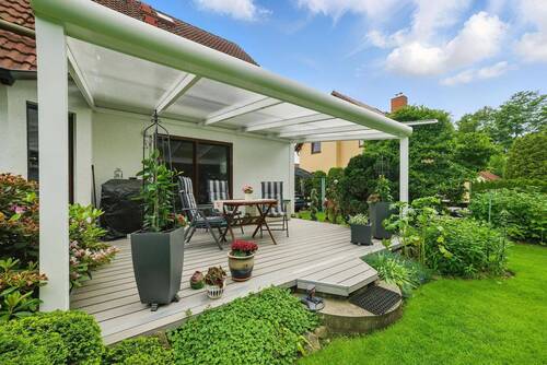 überdachte Terrasse - 5 Zimmer Einfamilienhaus in Großnaundorf