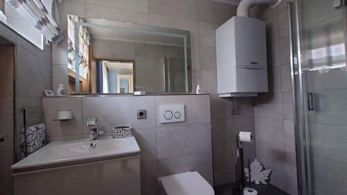 WC mit Waschtisch - 