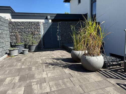 Zugang vom Carport zur Terrasse - 