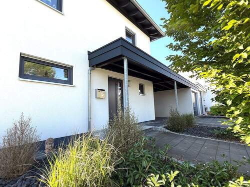 Ansicht Eingangsbereich - 6 Zimmer Einfamilienhaus in Rödental