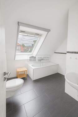 Tolles Tageslichtbad - 