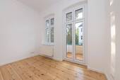 Schlafzimmer mit Balkon - 