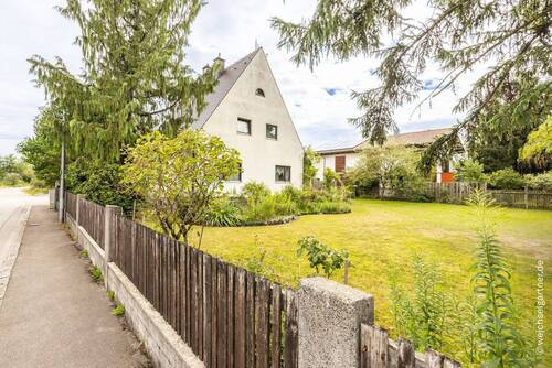 Blick auf das Grundstück - 