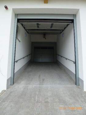 Zufahrt zur Lagerfläche - 