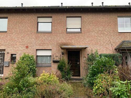 Frontansicht - 'Für Macher mit Vision ... Reihenmittelhaus in Bestlage wartet auf neues Leben'